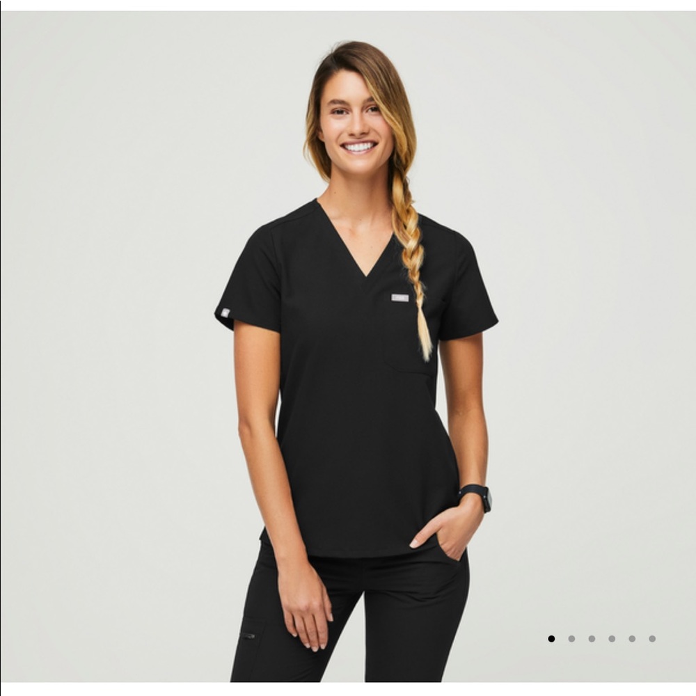 Figs scrub top